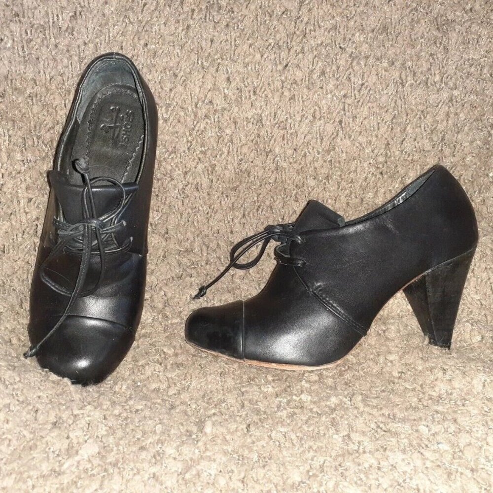J.SHOES-DIFFUSE-Black Leather Booties/Shooties/Laces-Cap Toe-Sz 6-Excellent